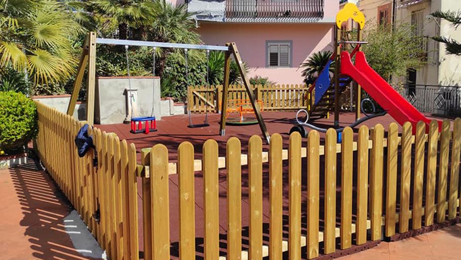 Arrivano i nuovi giochi per bambini al parco urbano